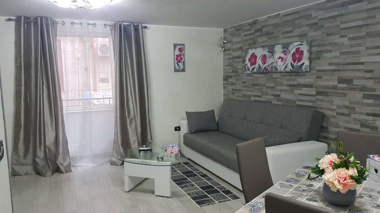 Che Casa 26! Apartment Наполи Екстериор снимка